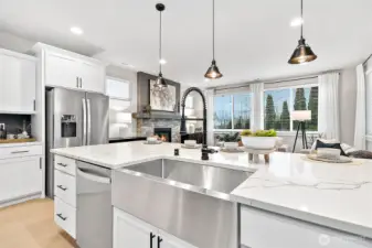 Photos of a 2703 Model Home at another community. Details will vary