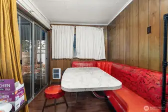 Retro built in dining area
