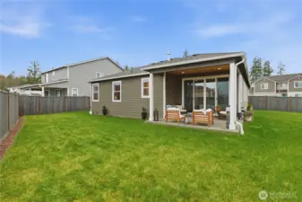 Nice level backyard, fully fenced!