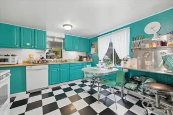 Eating area in kitchen