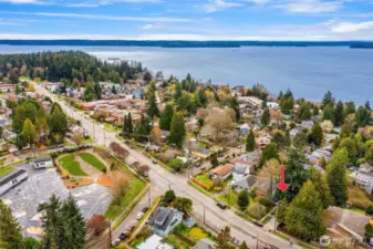 Wonderful proximity to Lincoln Park and Morgan Junction!