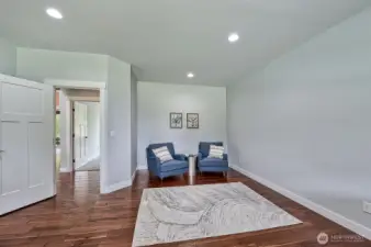 Flex room could be 4th bedroom, home office, or guest space.