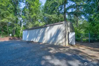 Insulated metal shop!
