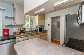 Eating Bar~Breakfast Nook~Tea & Toast for Two~