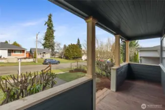 Semi-enclosed front porch
