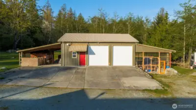 Two bay shop with loft storage & plenty of tool cabinets.