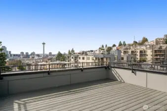 Host your loved ones for game nights, sunset, BBQ's - they'll never get tired of this view!