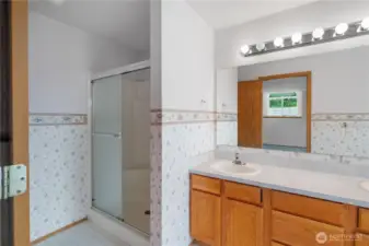 5 piece primary bathroom