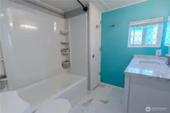 Remodeled Bath w/ Closet