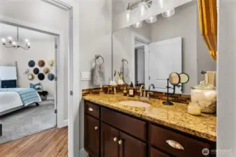 Full main bath