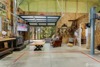 shop with roll up doors at both ends