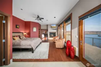 Primary Suite, Vast Columbia River Views