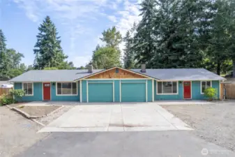 Puyallup Duplex move in ready, Seller Offers Up to $5 K Credit toward New Kitchen Refrigerators with Full Price Offer.