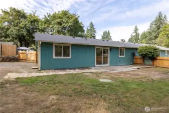 Huge back yard fully fenced