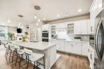 Full double ovens and gas range