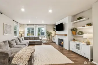 Huge great room that can accommodate any sectional