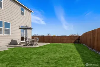 Fabulous, fully fenced backyard