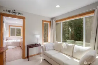 Primary bedroom w/sitting space