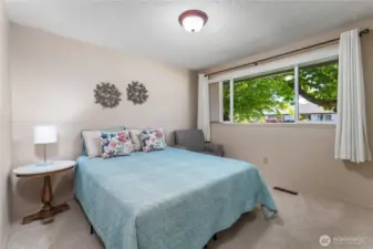 2nd bedroom
