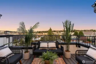 End your day with golden hour views here—trees, sky, and peace as far as the eye can see. Morning coffee spot? Evening wine wind-down. It's all yours.
