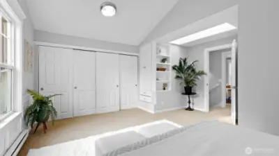 Ample storage, built in drawers and shelf
