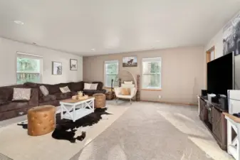 Upper loft/living rm