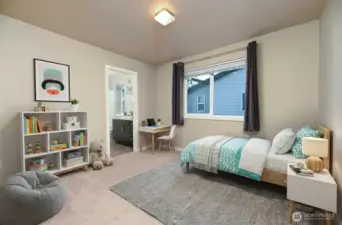 Additional bedroom *Virtually Staged* Jack and Jill full bath