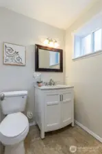 Half bath off the utility/flex room
