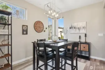 No cramped dining quarters here! There's room for everyone at the table here.