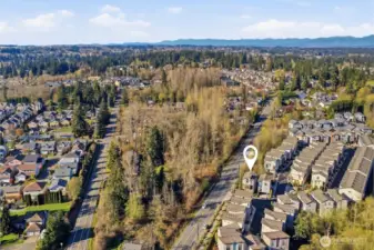 Set ideally close to everything: Alderwood, Mill Creek Town Center, freeways, light rail, bus lines, park-n-ride, and all the modern conveniences.