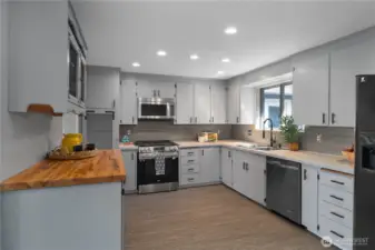Kitchen with coffee bar area