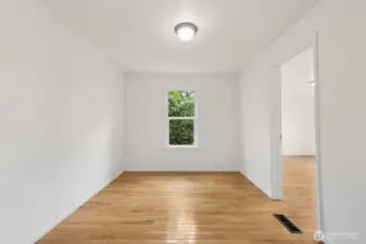 Middle Bedroom