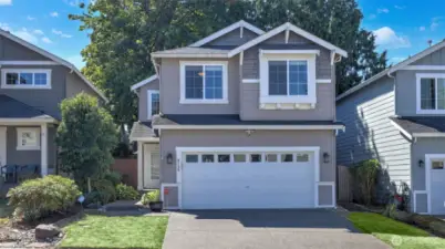 A wonderful 2 story home in Cascade Crest.