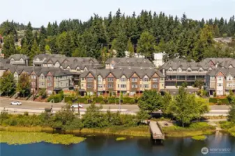 Enjoy Silver lake right across the street!