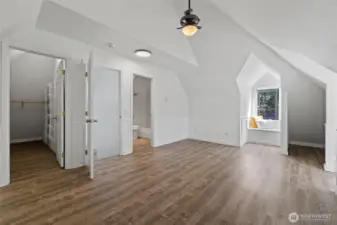 5th upstairs bedroom  with walk in closet and bath
