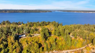 Good view of the main road heading right from the ferry