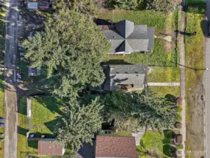 Great, low maintenance lot with ample parking!