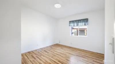 2nd bedroom