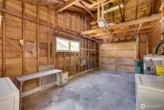 Garage -w- loft storage