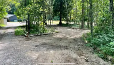 Turn off to campsites