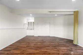 Bonus room with wet bar and access to lower deck