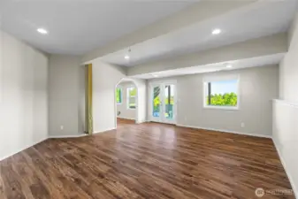 Step out to the lower deck and backyard!