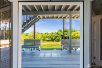 Built-in benches for convenience