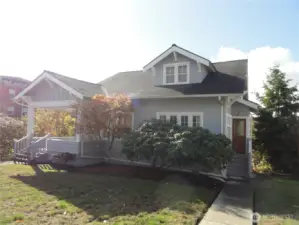 Front of a craftsman house