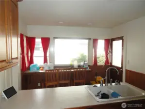 Kitchen windows with a lot of natural light