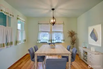 *Virtually Staged eat in dining