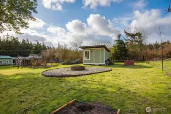 Fire Pit, Horse shoe pit, and Shed - what more could you want?