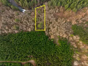 Overhead view with approximate boundaries in yellow.