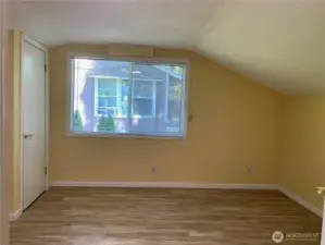 Additional view of the 6th bedroom.