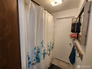 Primary and guest, shared shower room - jack and jill bathroom